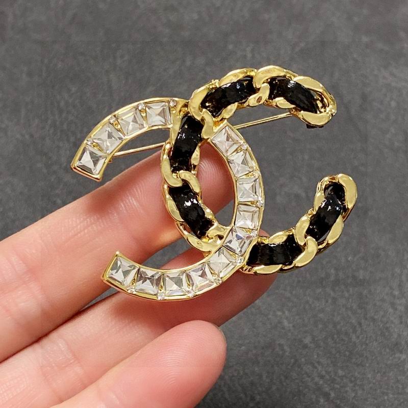 Chanel Brooch 1lyx7 (5)